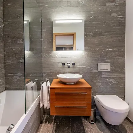 Homes-taviarna 5 3 Apartamento
